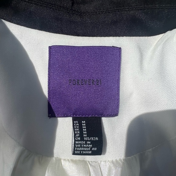 Forever 21 Cropped Blazer - Picture 4 of 4